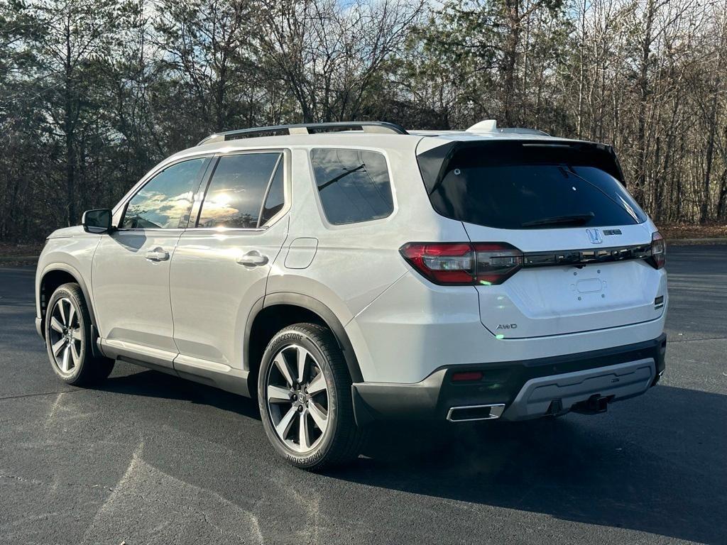 new 2025 Honda Pilot car, priced at $49,170