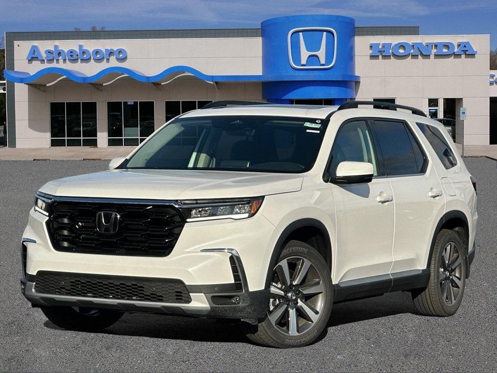 new 2025 Honda Pilot car, priced at $49,170