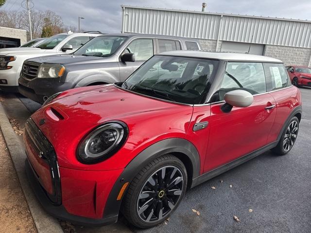 used 2023 MINI SE Hardtop car, priced at $23,000