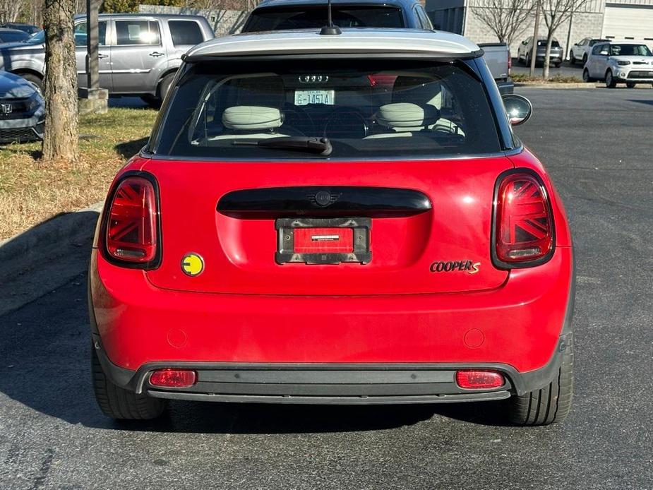 used 2023 MINI SE Hardtop car, priced at $23,000