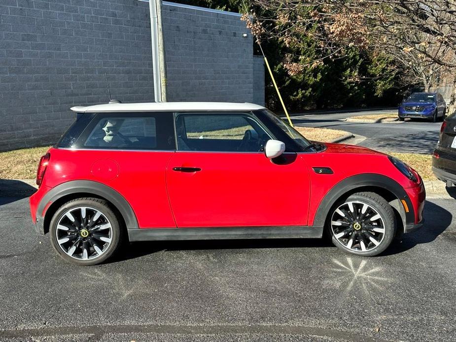 used 2023 MINI SE Hardtop car, priced at $23,000