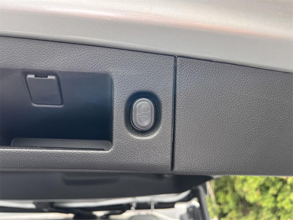 used 2020 GMC Yukon XL car, priced at $36,750