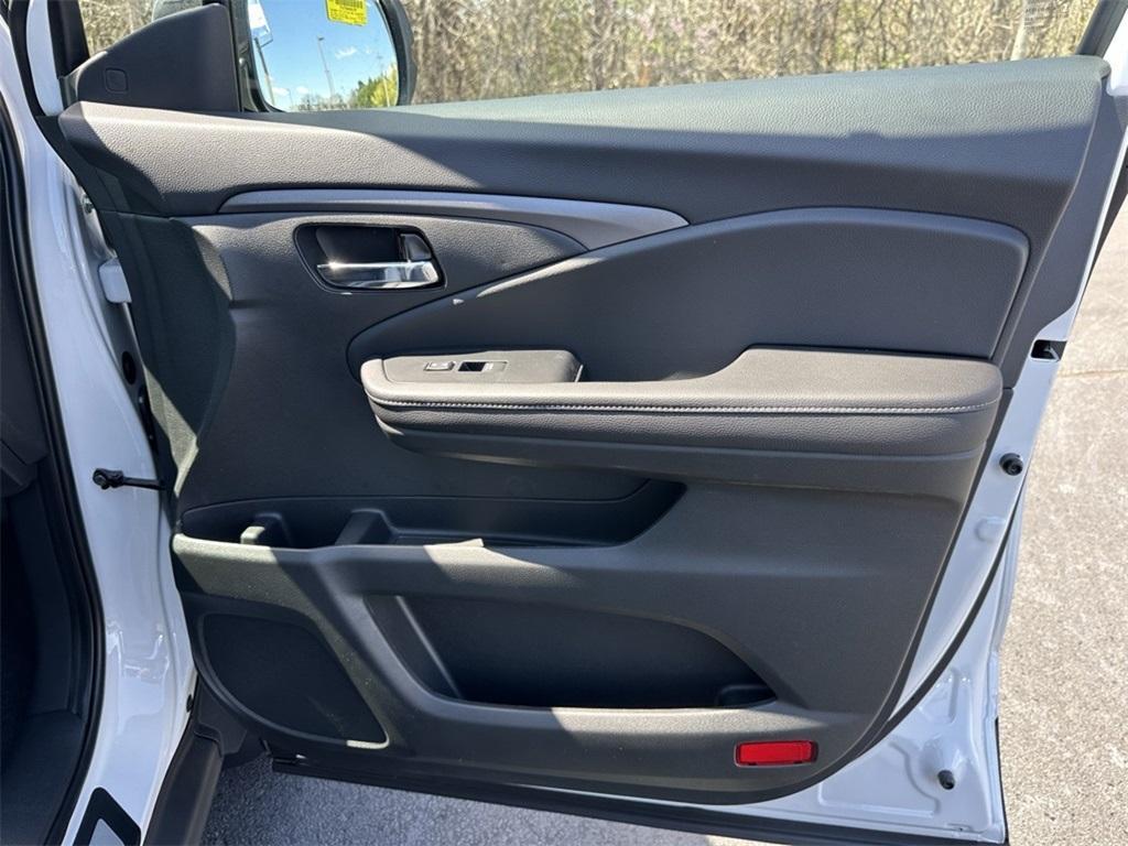 new 2025 Honda Ridgeline car, priced at $43,885