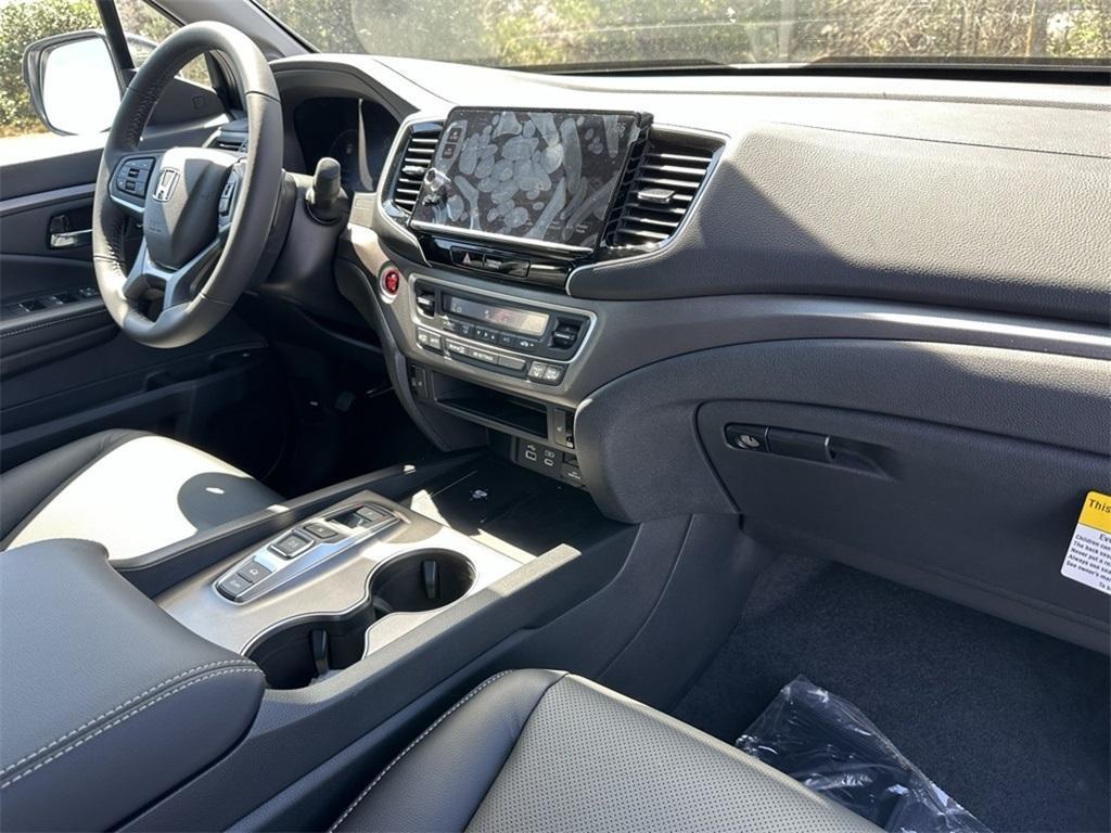 new 2025 Honda Ridgeline car, priced at $43,885