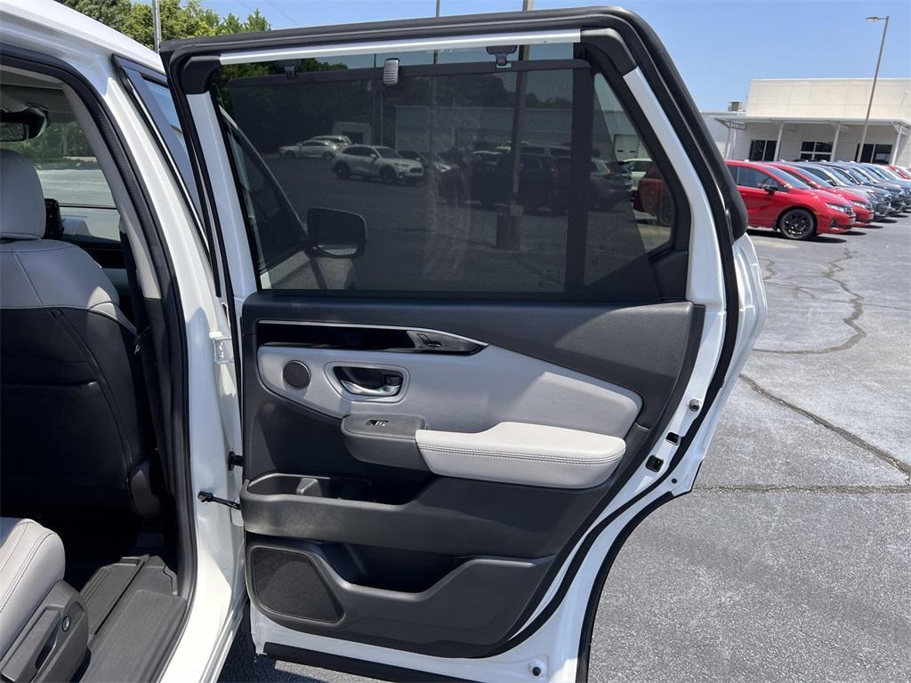 new 2025 Honda Pilot car, priced at $41,405
