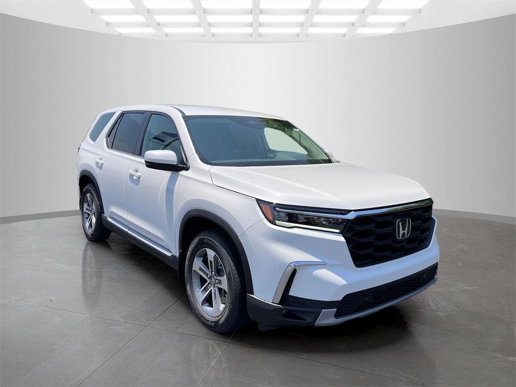 new 2025 Honda Pilot car, priced at $41,405