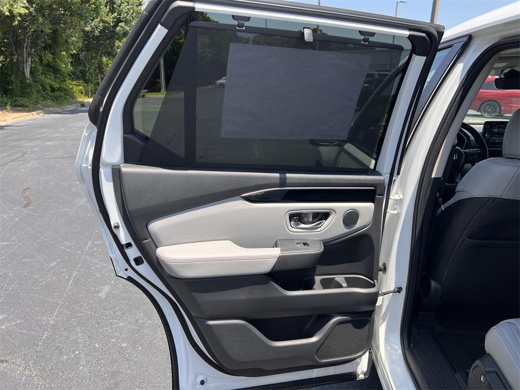 new 2025 Honda Pilot car, priced at $41,405