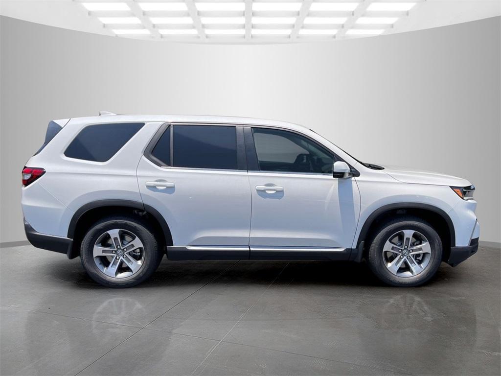 new 2025 Honda Pilot car, priced at $41,405