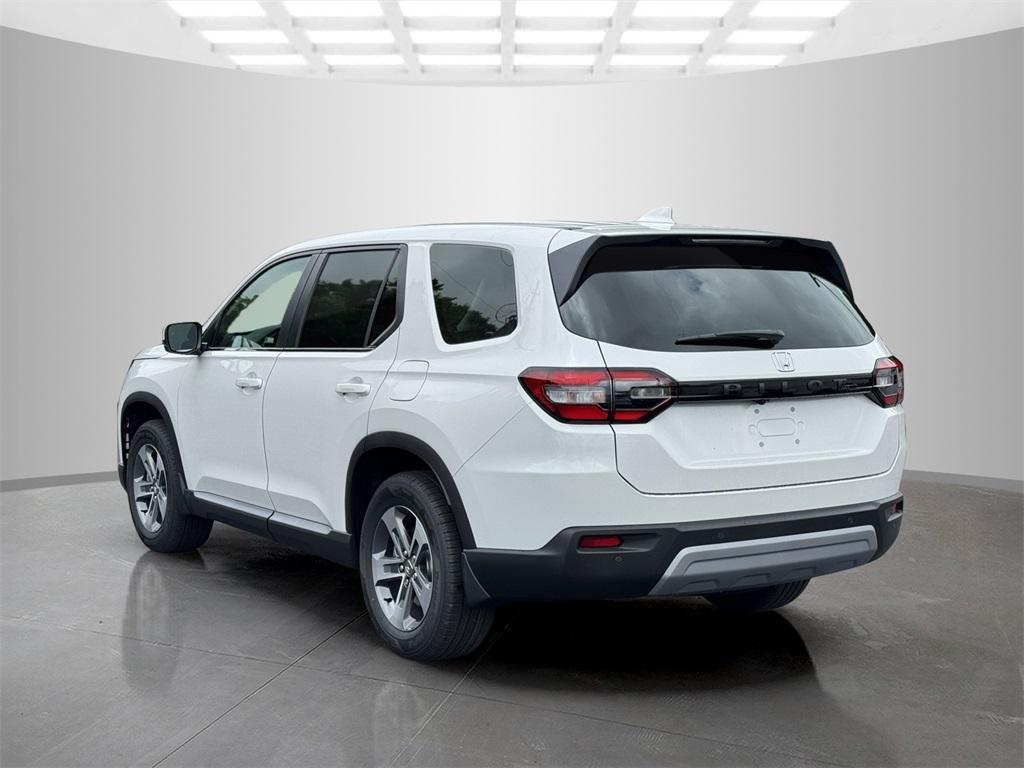 new 2025 Honda Pilot car, priced at $41,405