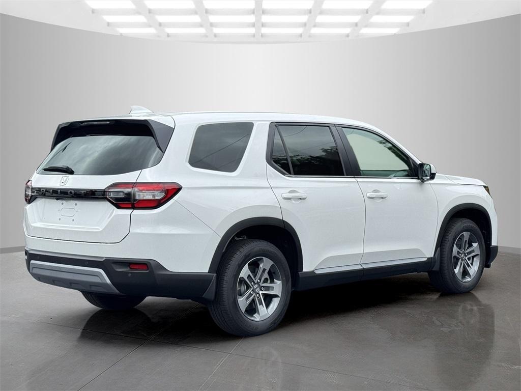 new 2025 Honda Pilot car, priced at $41,405