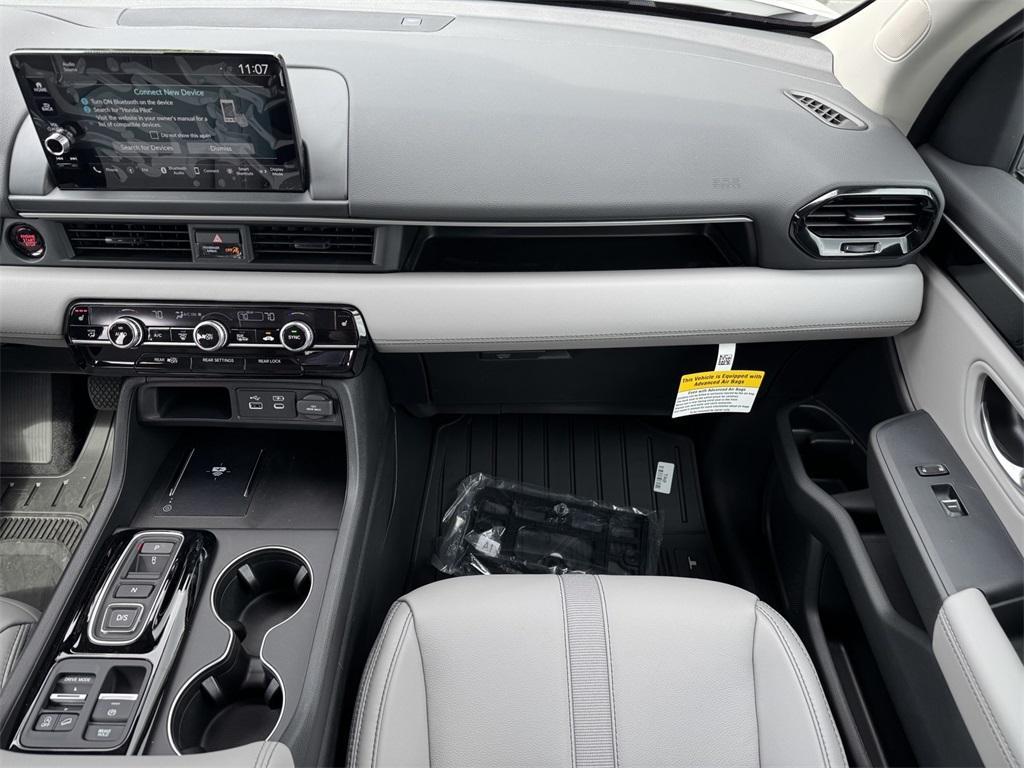 new 2025 Honda Pilot car, priced at $41,405