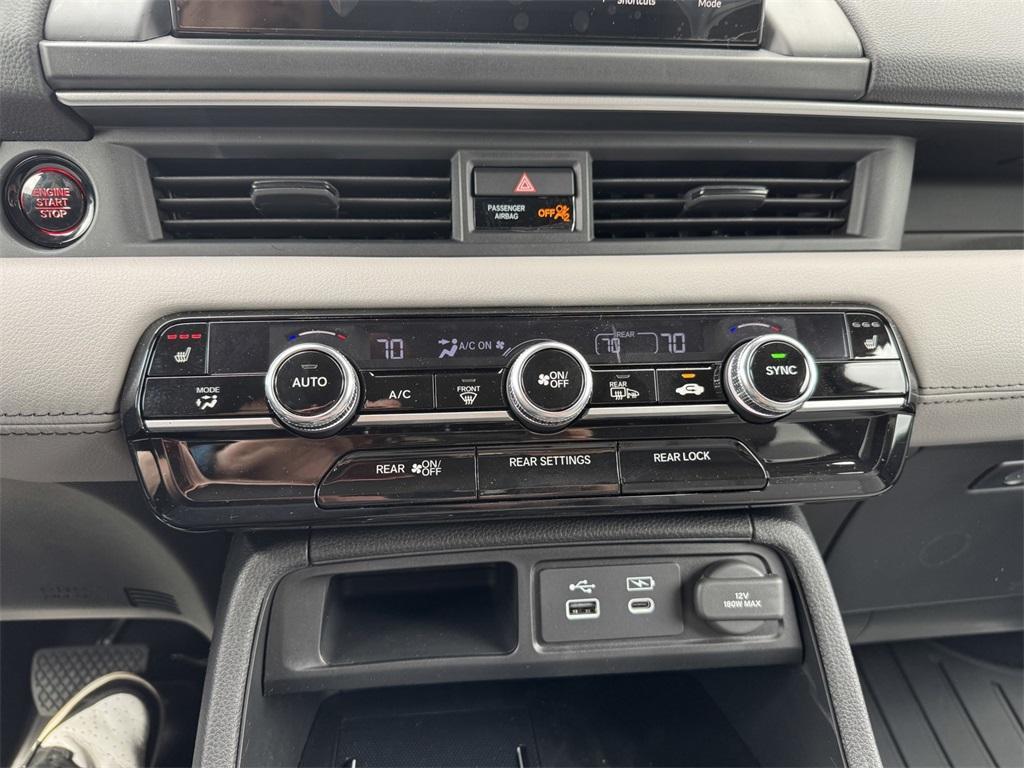 new 2025 Honda Pilot car, priced at $41,405