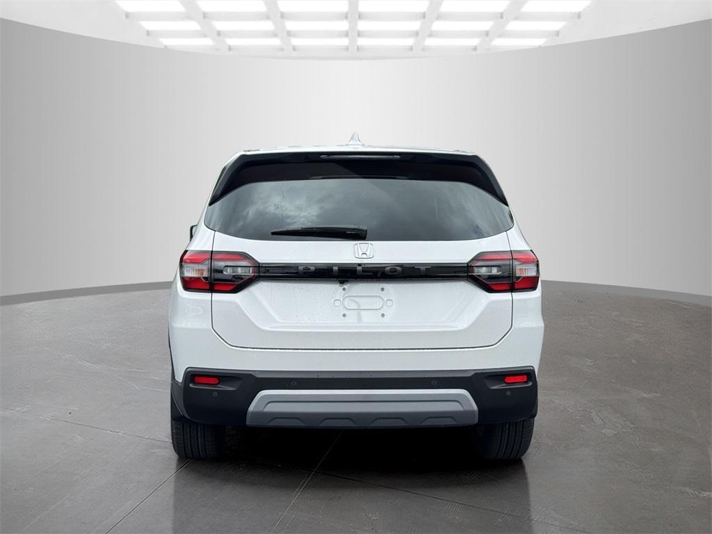new 2025 Honda Pilot car, priced at $41,405