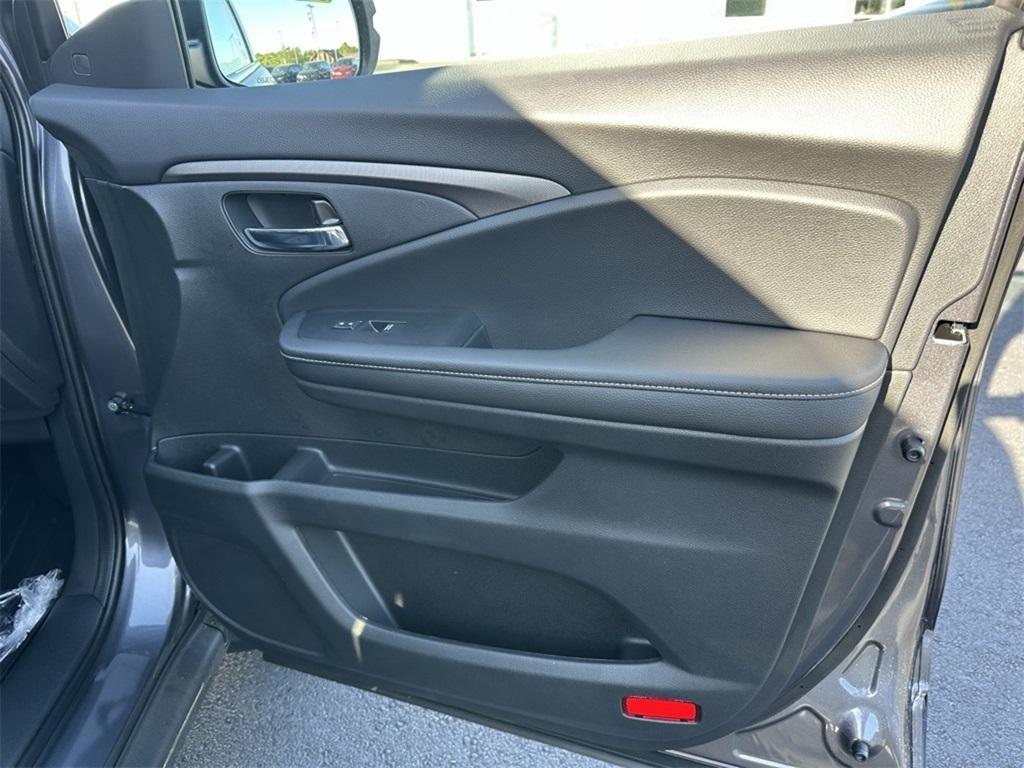 new 2025 Honda Ridgeline car, priced at $41,330