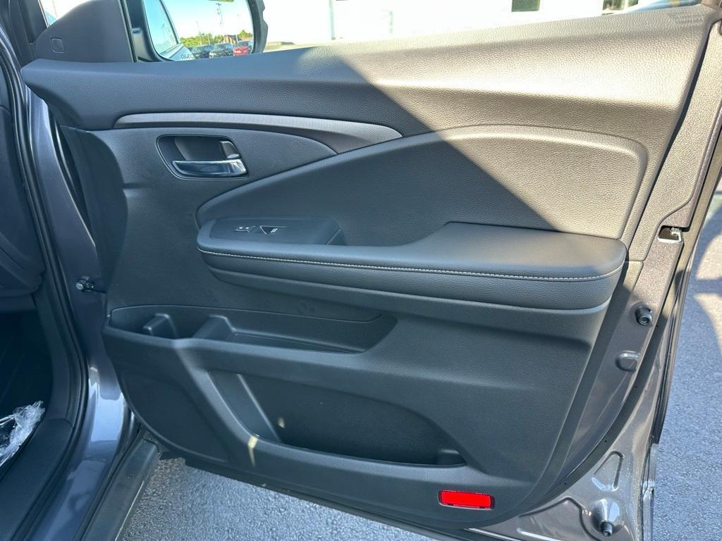 new 2025 Honda Ridgeline car, priced at $41,330