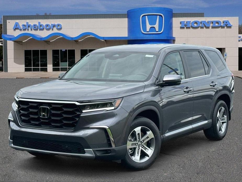 new 2025 Honda Pilot car, priced at $43,925