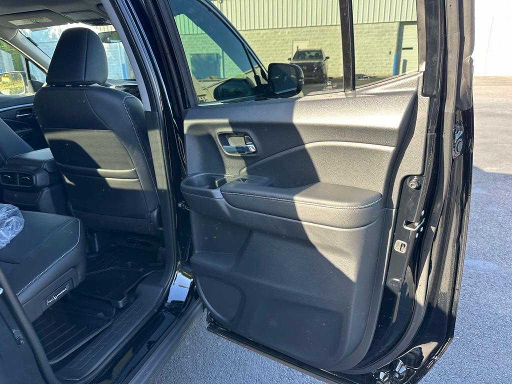 new 2025 Honda Ridgeline car, priced at $39,680