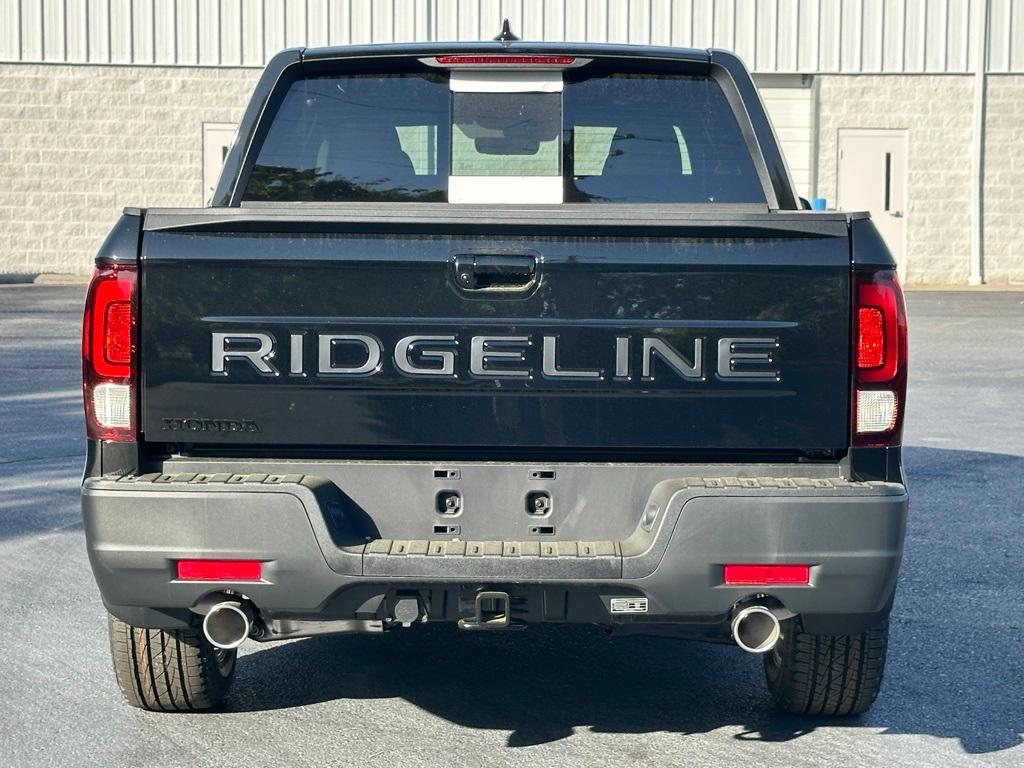 new 2025 Honda Ridgeline car, priced at $39,680