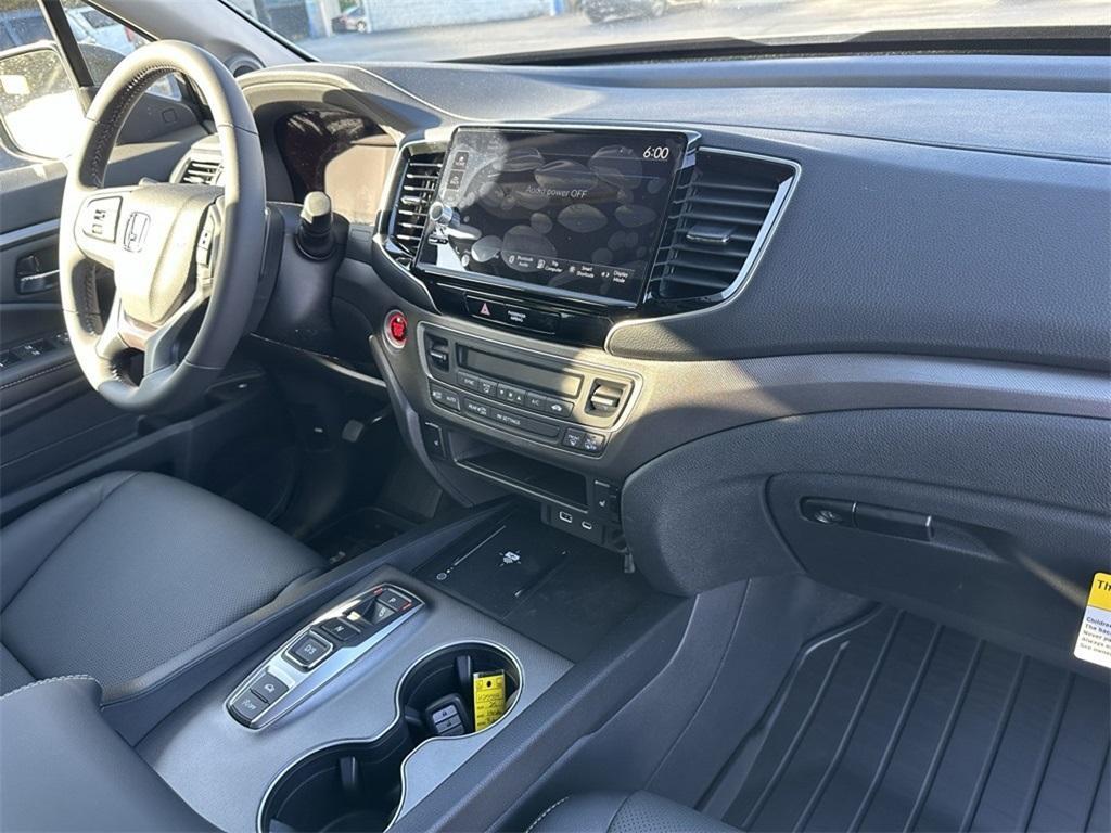 new 2025 Honda Ridgeline car, priced at $39,680