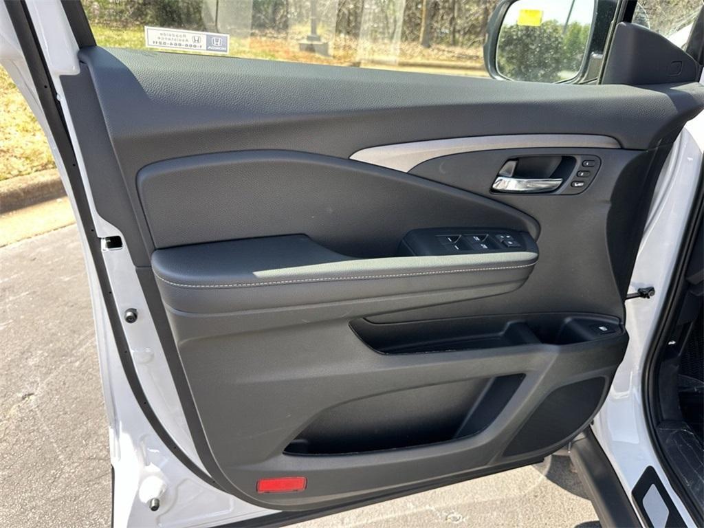 new 2025 Honda Ridgeline car, priced at $43,485
