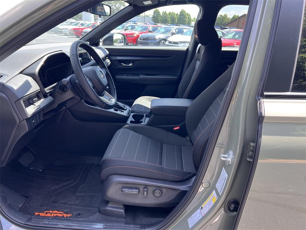new 2026 Honda CR-V Hybrid car, priced at $38,650