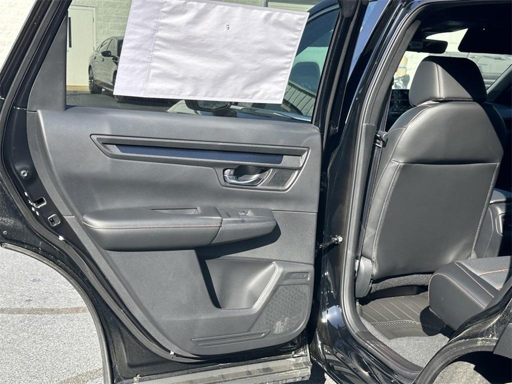 new 2025 Honda CR-V Hybrid car, priced at $37,545