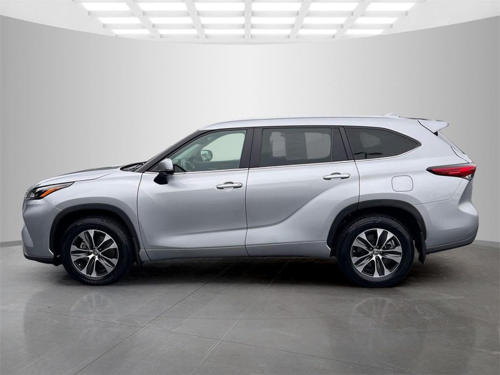 used 2023 Toyota Highlander car, priced at $39,250
