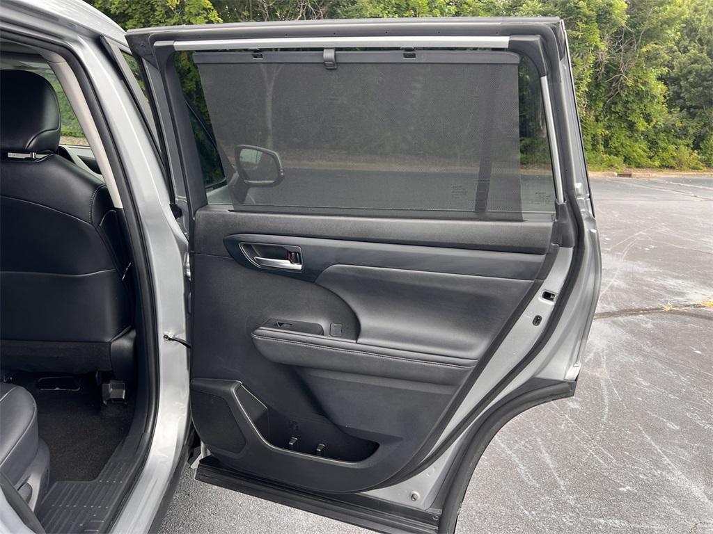 used 2023 Toyota Highlander car, priced at $39,250