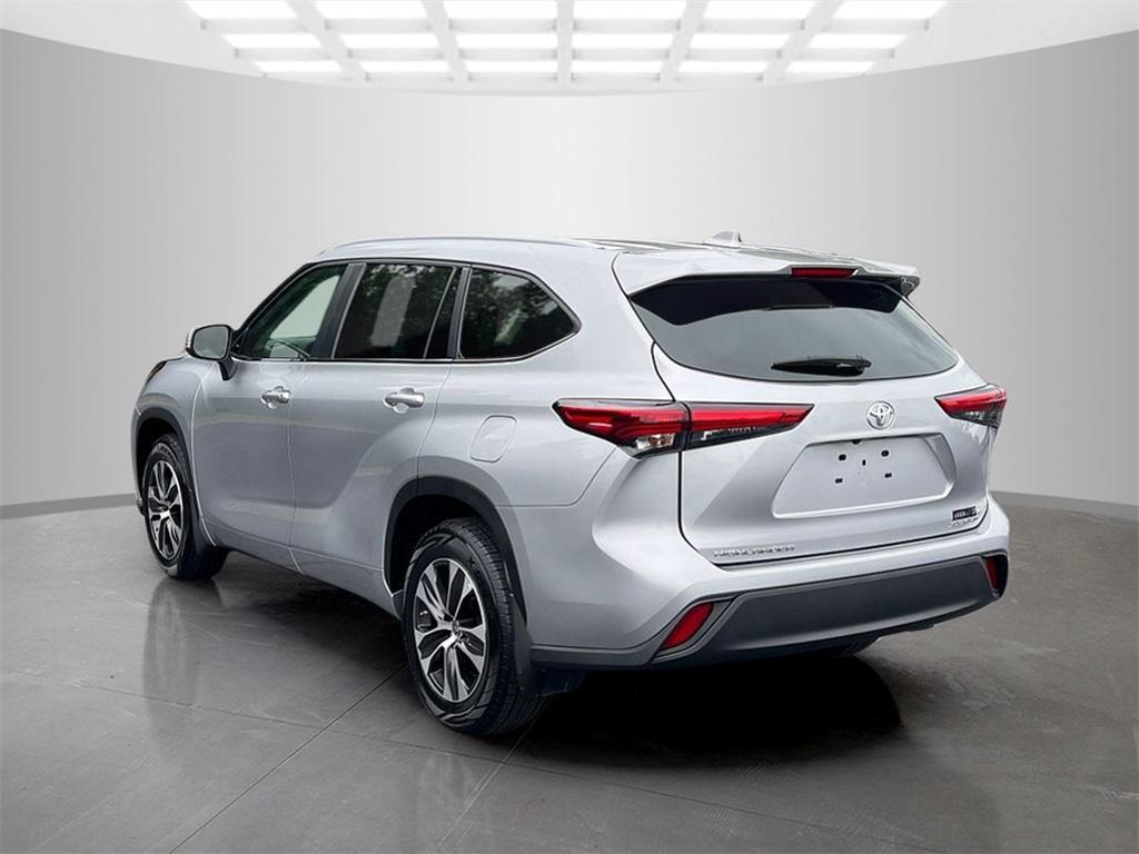used 2023 Toyota Highlander car, priced at $39,250