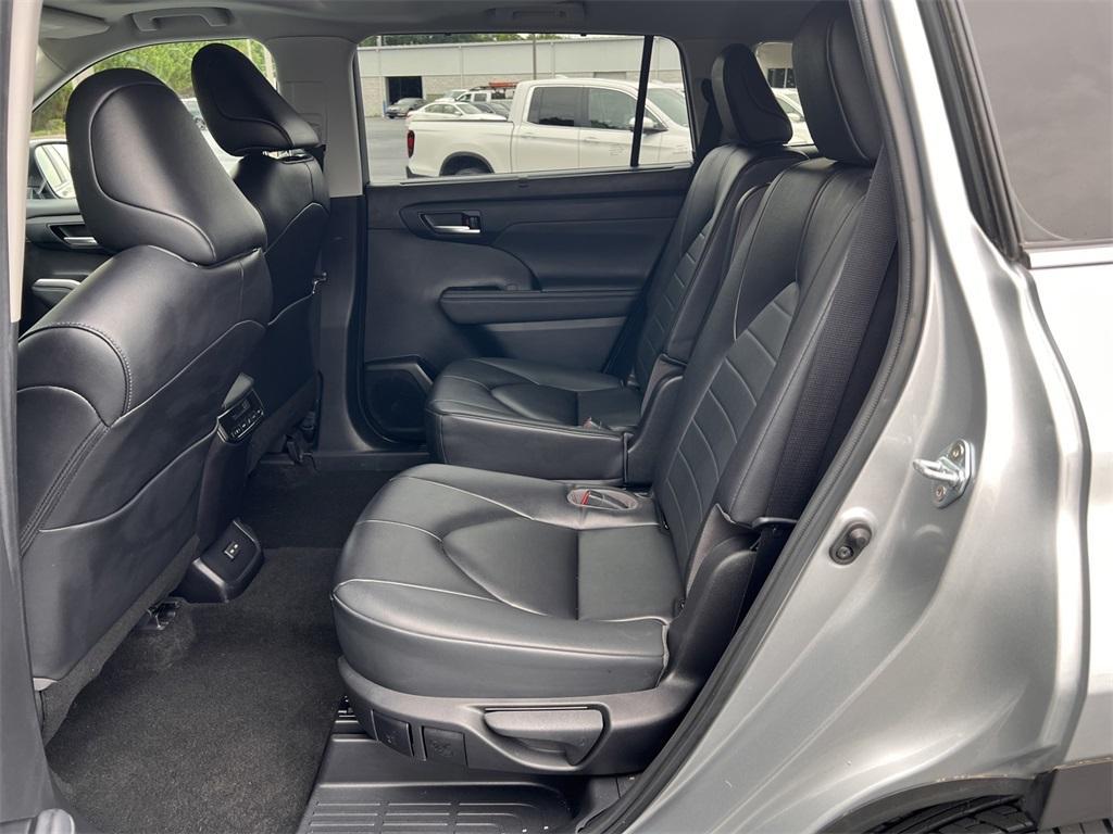 used 2023 Toyota Highlander car, priced at $39,250