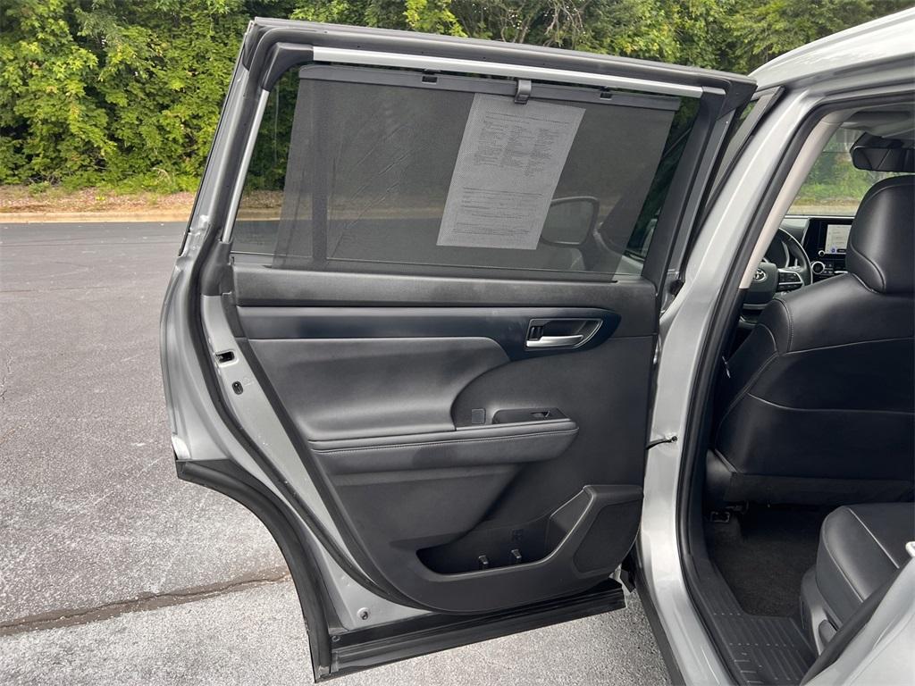 used 2023 Toyota Highlander car, priced at $39,250