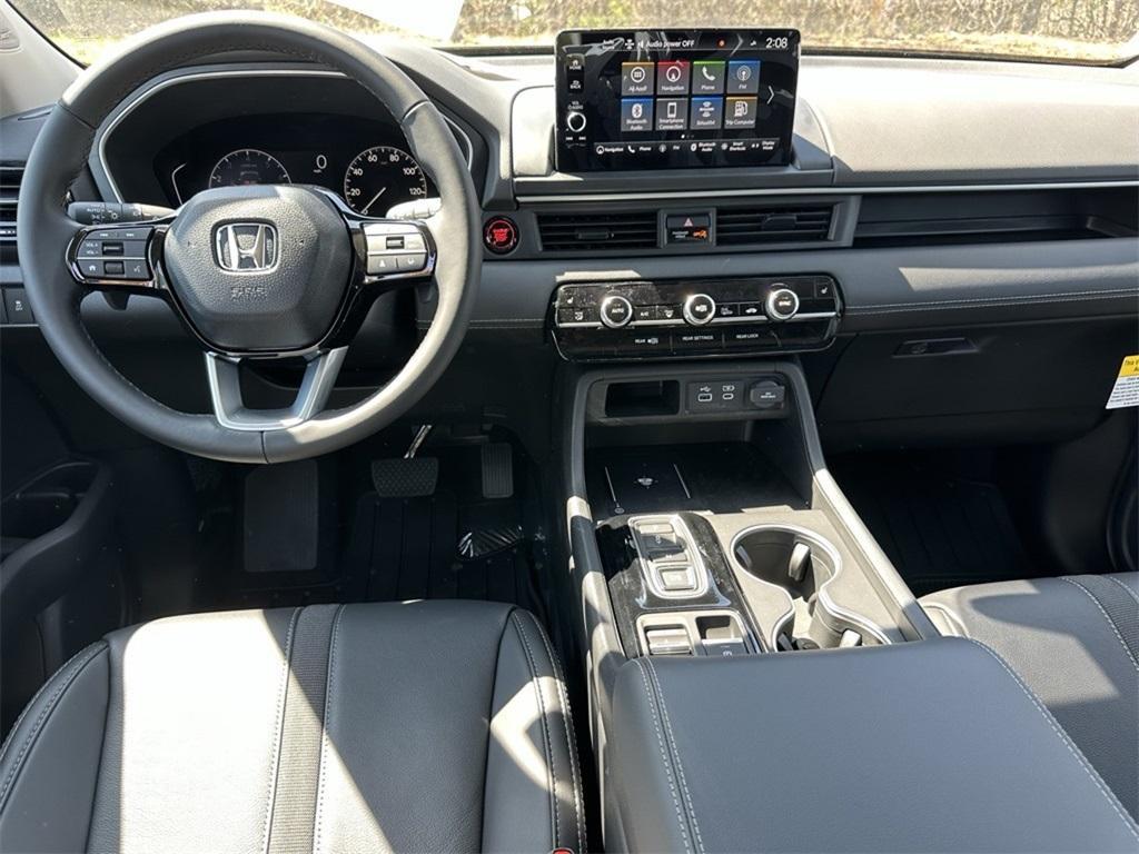 new 2025 Honda Pilot car, priced at $47,050