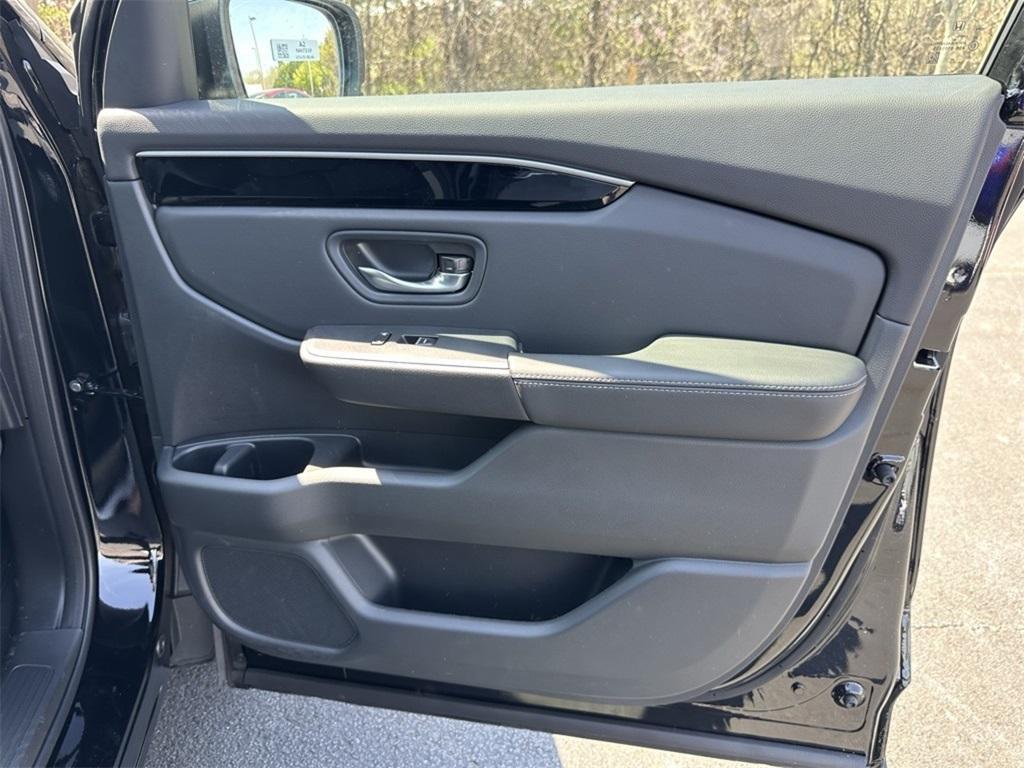 new 2025 Honda Pilot car, priced at $47,050