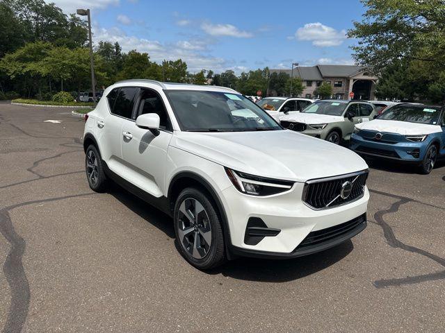 new 2025 Volvo XC40 car, priced at $46,015