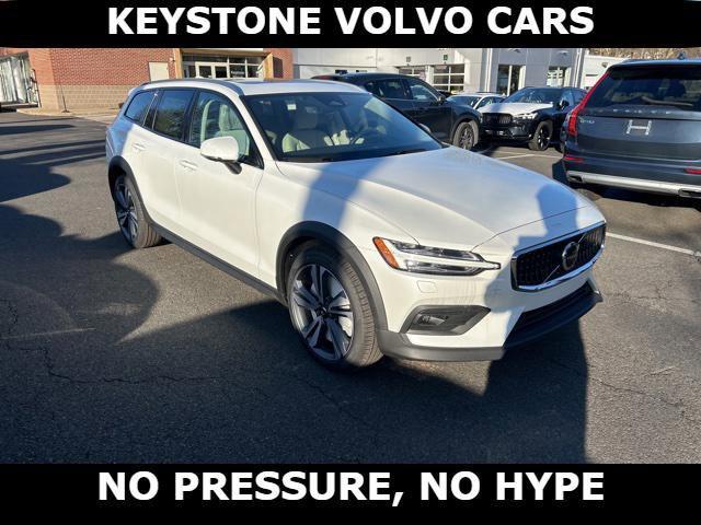 new 2024 Volvo V60 Cross Country car, priced at $54,155