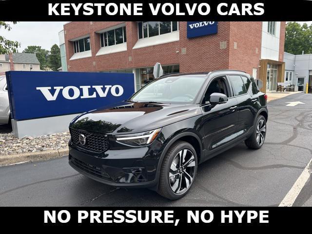 new 2025 Volvo XC40 car, priced at $51,040