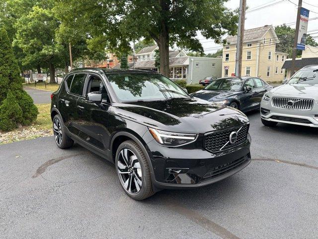 new 2025 Volvo XC40 car, priced at $51,040