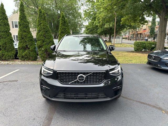 new 2025 Volvo XC40 car, priced at $51,040