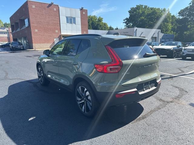 new 2025 Volvo XC40 car, priced at $50,025