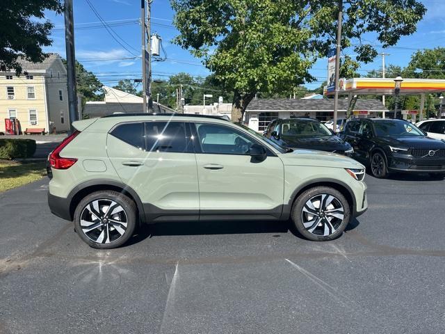 new 2025 Volvo XC40 car, priced at $50,025