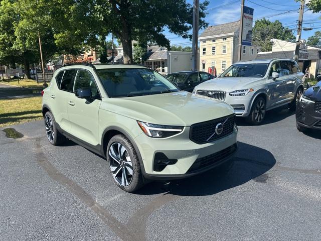 new 2025 Volvo XC40 car, priced at $50,025