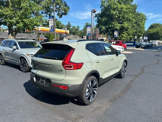 new 2025 Volvo XC40 car, priced at $50,025