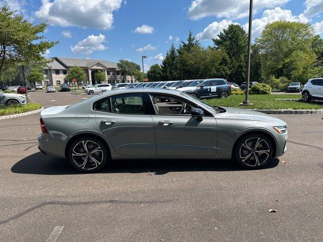 new 2024 Volvo S60 car, priced at $42,195