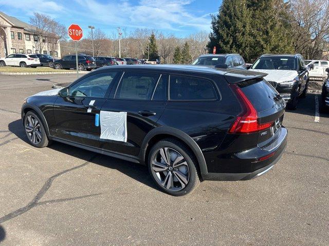 new 2024 Volvo V60 Cross Country car, priced at $55,020