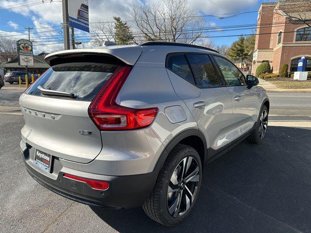 new 2025 Volvo XC40 car, priced at $51,550