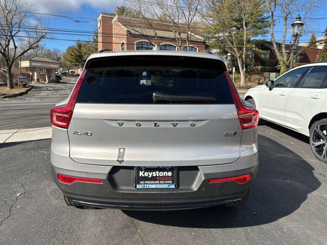 new 2025 Volvo XC40 car, priced at $51,550