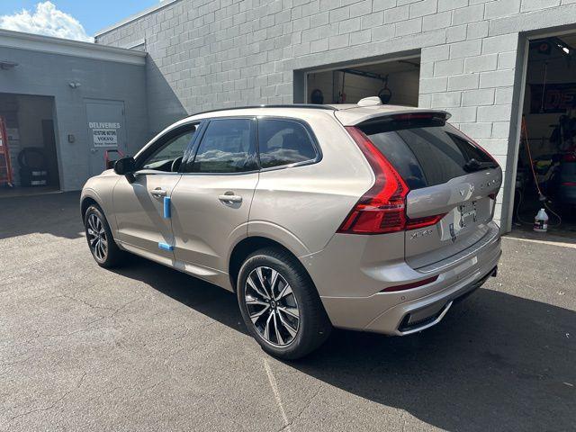 new 2025 Volvo XC60 car, priced at $50,475