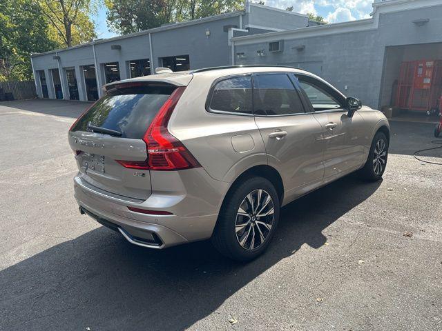 new 2025 Volvo XC60 car, priced at $50,475