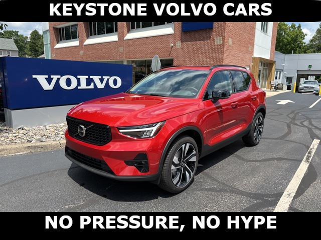 new 2025 Volvo XC40 car, priced at $50,025