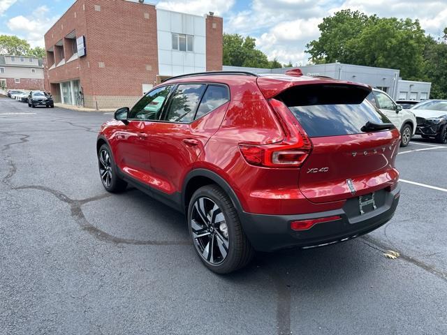 new 2025 Volvo XC40 car, priced at $50,025